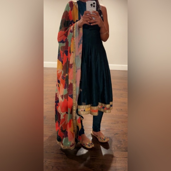 Salwaar suits - bundle 2 - Picture 2 of 5